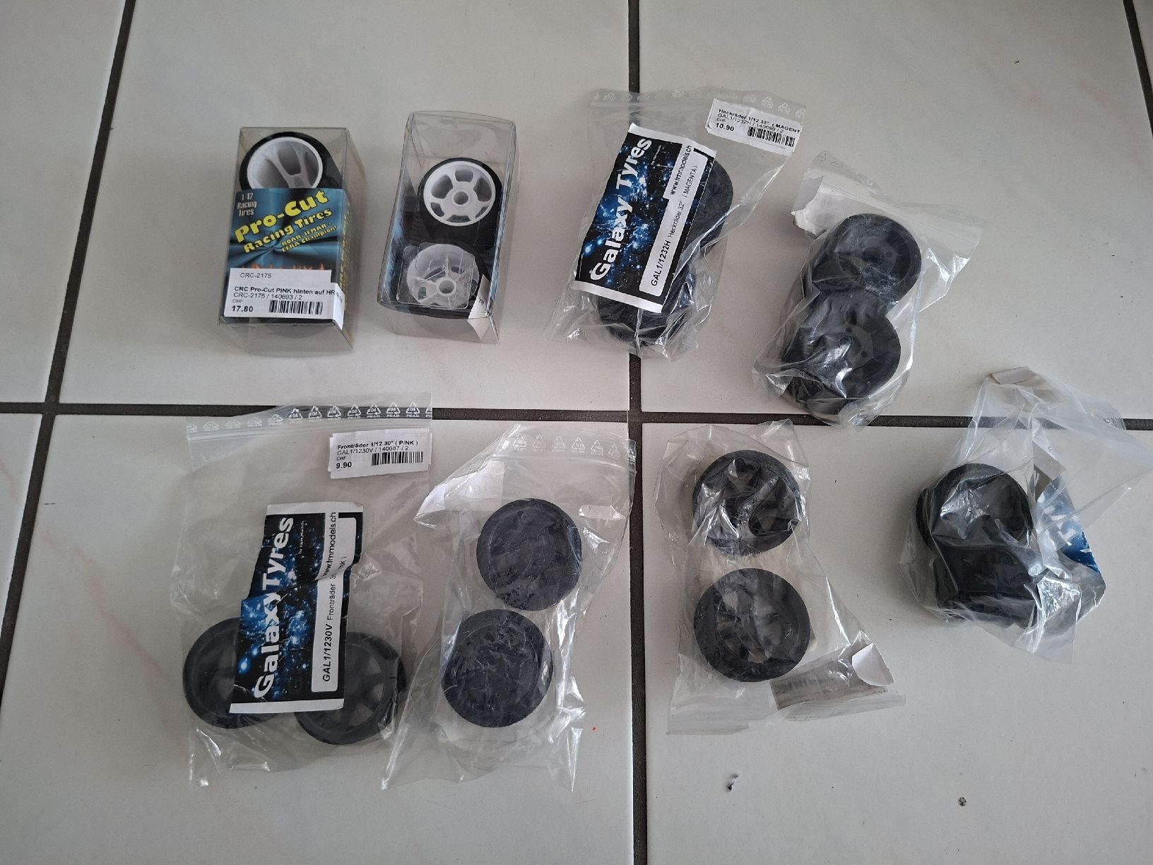 RC Modellbau: Moosgummi Komplett Reifen 1:12 Sets – Neu und originalverpackt aus Schattdorf von mamo1952