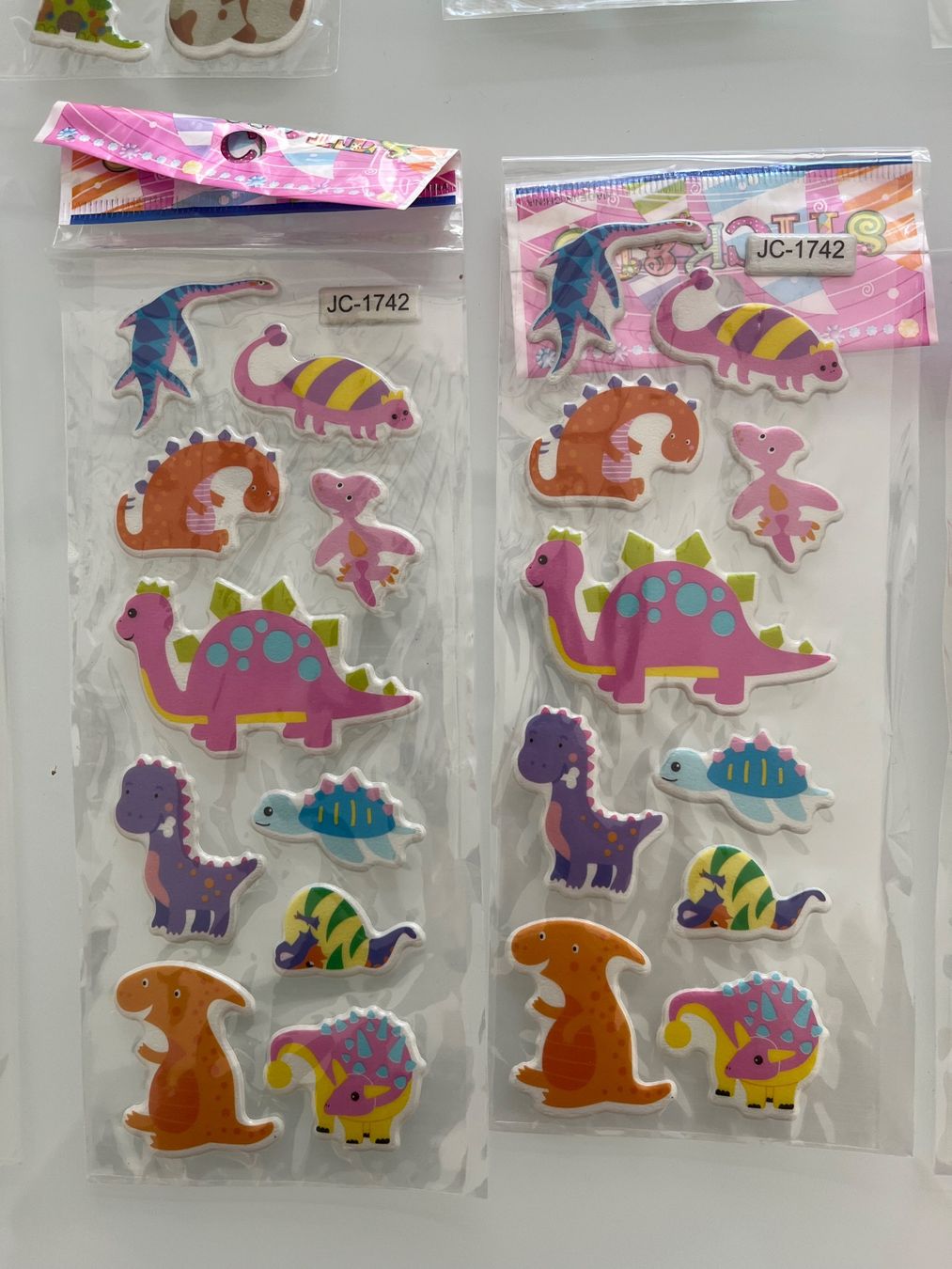 Aufkleber: 11 Packungen von Dinosauriern Stickers – Neu und originalverpackt aus Zürich von the_2lsz 2
