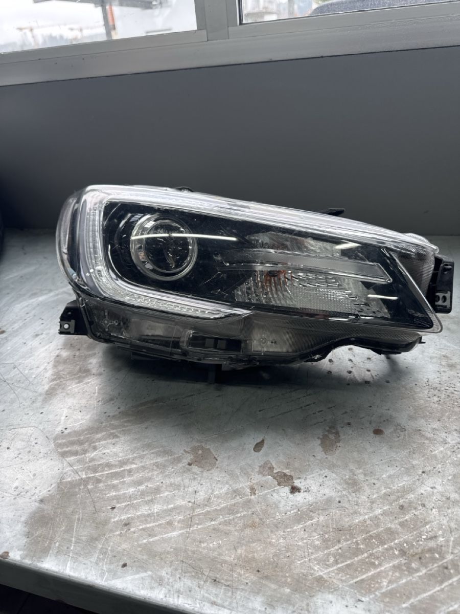 Lampade: Subaru Outback (BT) Scheinwerfer – Difettoso da Oftringen venduto da lar_569b 1
