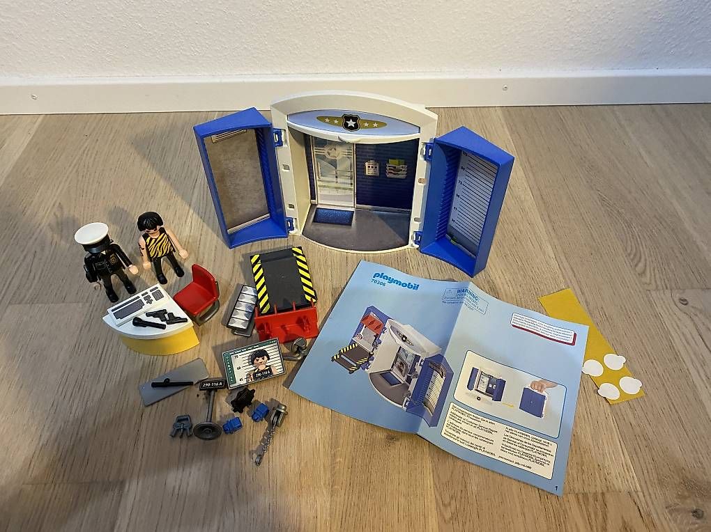 Playmobil Spielzeuge: Playmobil City Action In der Polizeistation – Gebraucht aus Obermumpf von joerg86