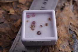 Edelsteine im Böxli  ab 1.-  lot2   Räumung