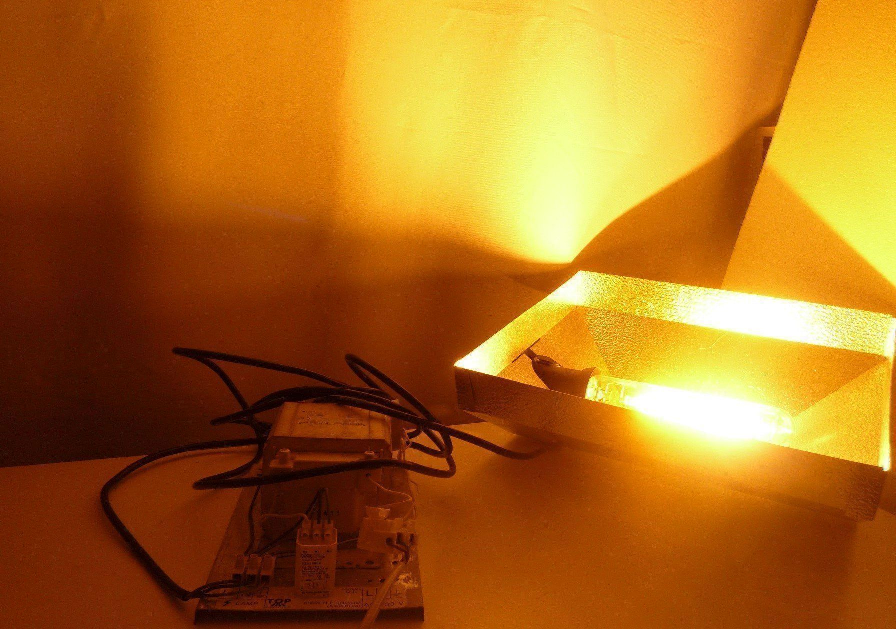 Lampade: Natriumhochdrucklampe * – Usato da Winterthur venduto da speedELEKTRONIK