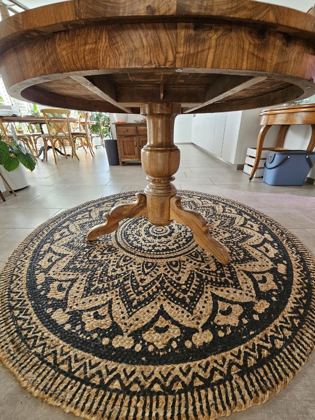 Tavoli: Antiker Tisch Nussbaum, furniert – Usato da Ehrendingen venduto da manu125 2