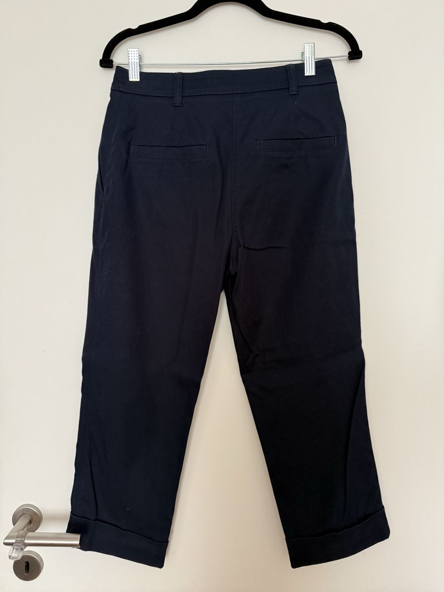 Next Hosen: Next Navy Cropped/Capri Trousers, size 10 petite – Gebraucht aus Prangins von ale_f88f 2