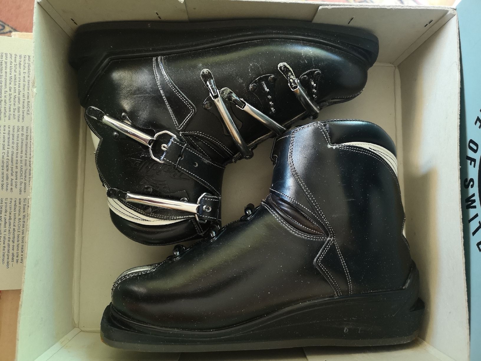 Raichle Damenschuhe: Alte Skischuhe von Raichle  – Gebraucht aus Cologny von ritalmachine 3