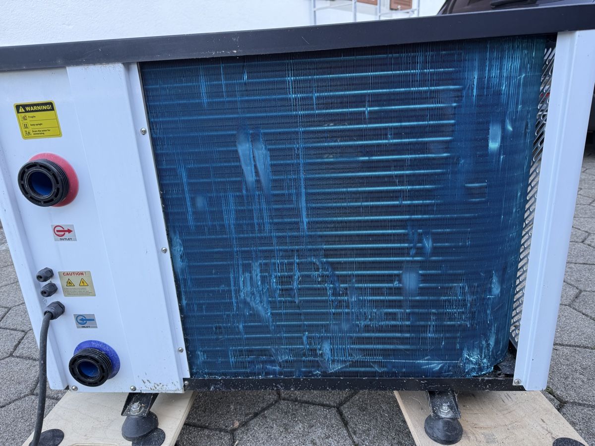 Radiatori: Luftwärmepumpe SIPS PRO POOL-SYSTEMS – Usato da Vorderthal venduto da schweif 4