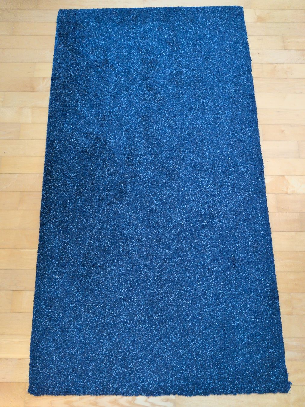 Blauer Teppich von Ikea, Masse: 80 x 149 cm (Gebraucht) in Hitzkirch für CHF 5 – nur Abholung auf Ricardo kaufen