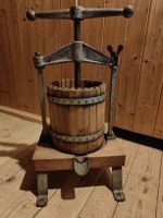 Antike Obst- Weinpresse