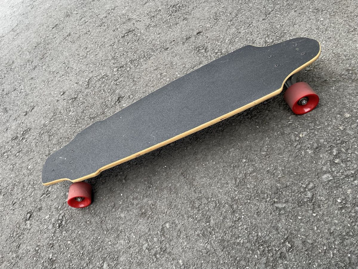 Skateboards: Skateboard – Neuf (Voir description) à Gamprin par Pimi21