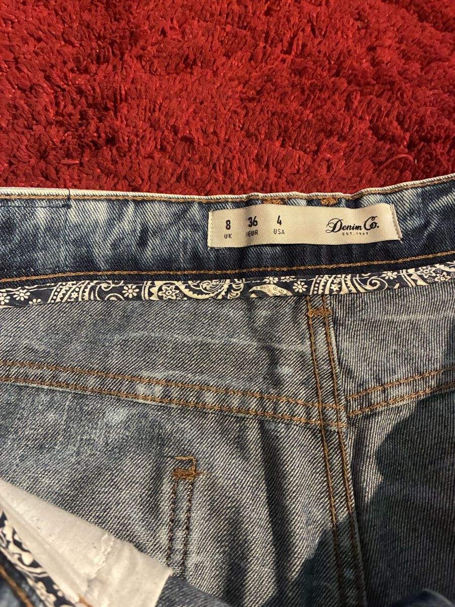 Jeans: Jeans Short Damen  – Gebraucht aus Laupen BE von ole_l8gg 3