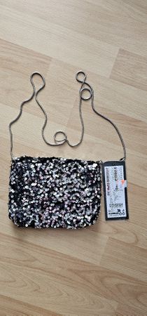 Glitzer-Abendtasche mit Kette – perfekt für Silvester-Partys