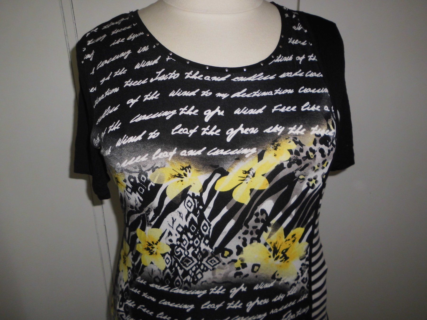 C&A T-Shirts: T-shirt noir/jaune T. M – Gebraucht aus Marin-Epagnier von Madja 1