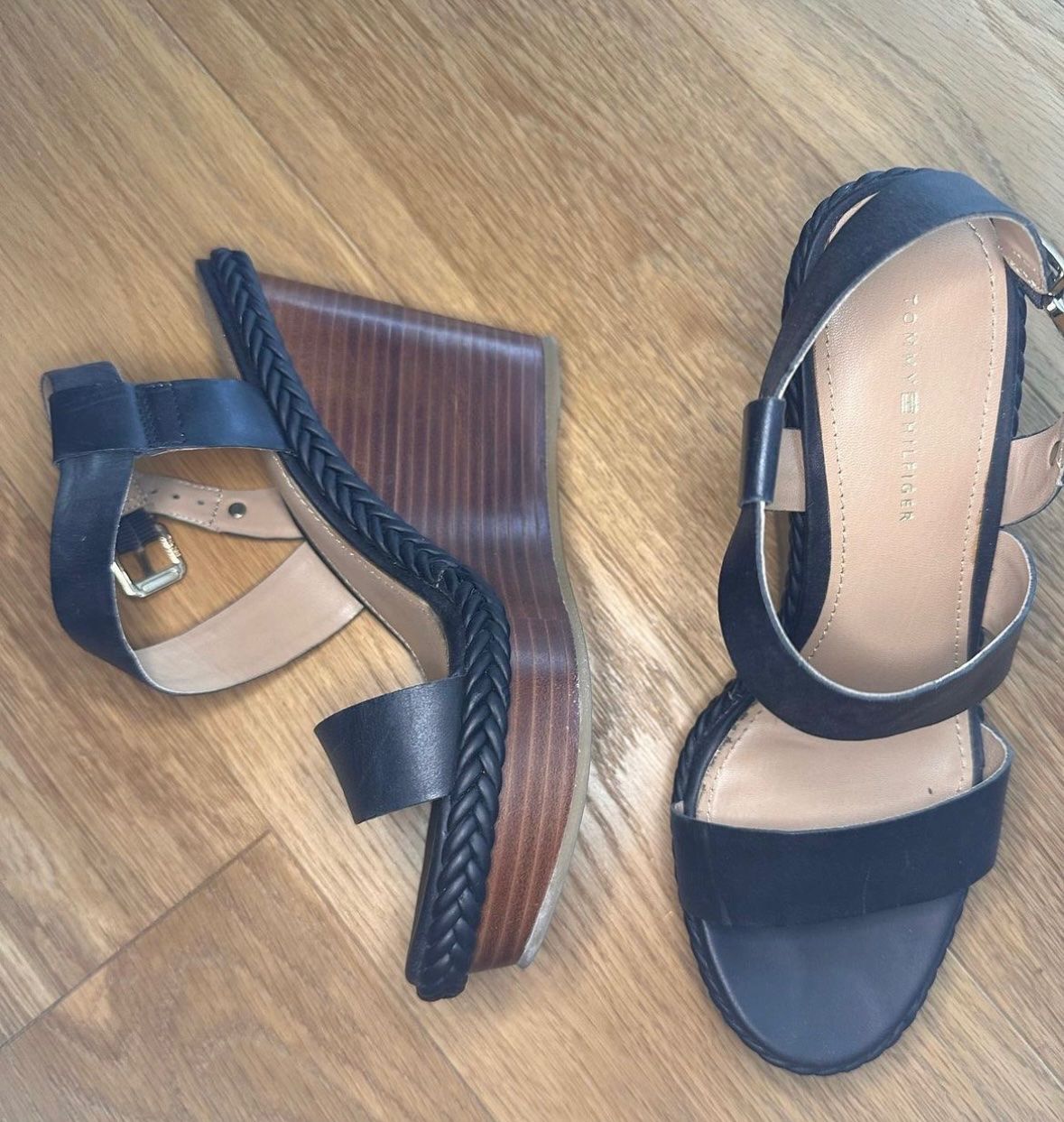 Tommy Hilfiger Chaussures femmes: Tommy Hilfiger Wedges Sandale 38 – Neuf (Voir description) à Pfaffhausen par Klaras_second_hand 2