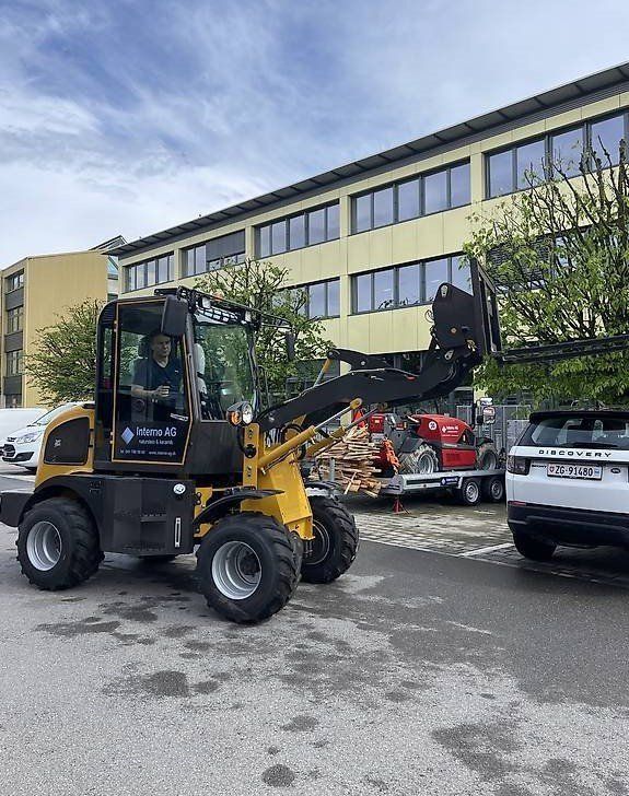 Veicoli commerciali: Pneulader / Radlader Neu – Nuovo (secondo la descrizione) da Hünenberg venduto da InternoAG 1