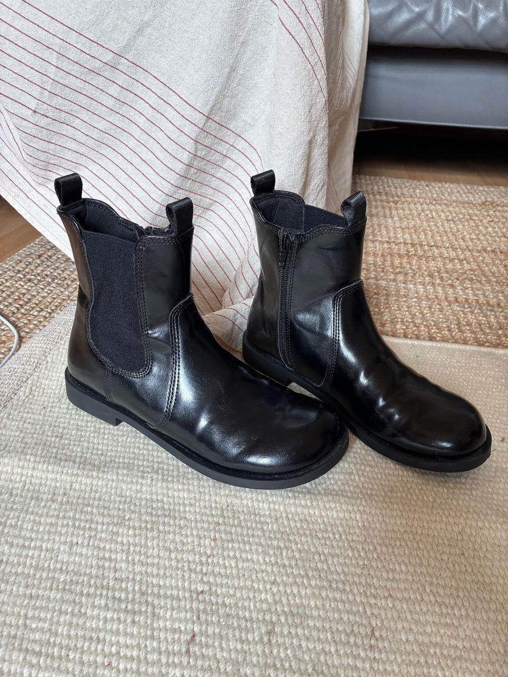 Zara Scarpe per ragazze: Stiefeletten – Nuovo (secondo la descrizione) da Bern venduto da wisemagpie