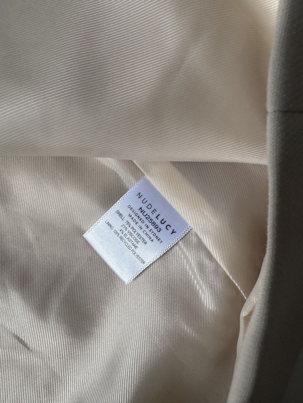 Giacche: Blazer Oversized creme/stone Gr. 46 – Usato da Walchwil venduto da QLD 3