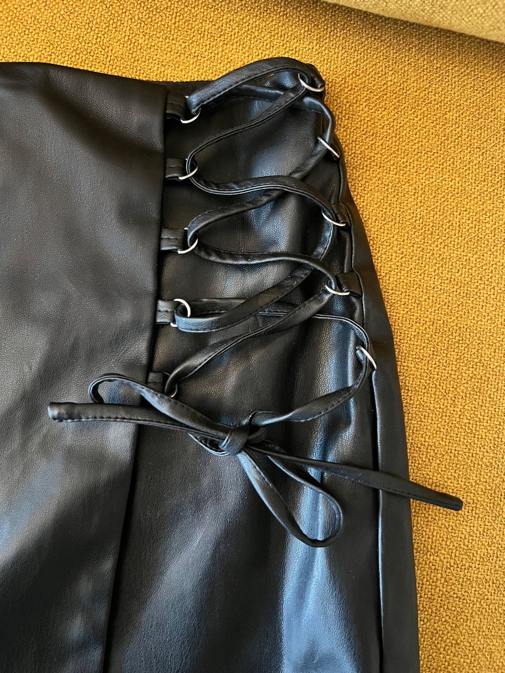 Stradivarius Gonne: Stradivarius Skort / Minirock / Shorts - Grösse 38 – Nuovo (secondo la descrizione) da Effretikon venduto da YaMn 3