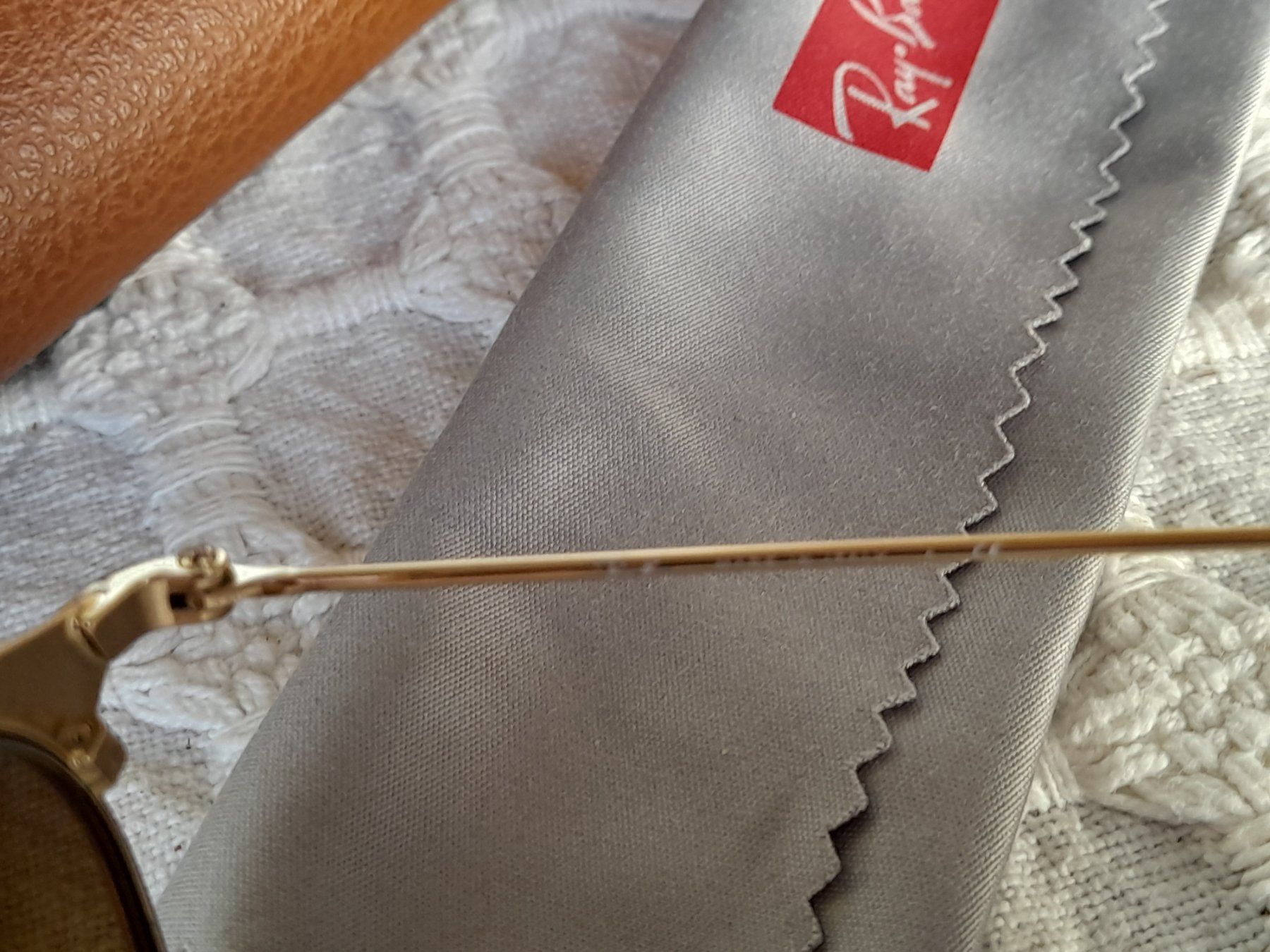 Ray-Ban Occhiali & Lenti: Ray-Ban Sonnenbrille mit Etui – Usato da Thun venduto da Treff.....e 3