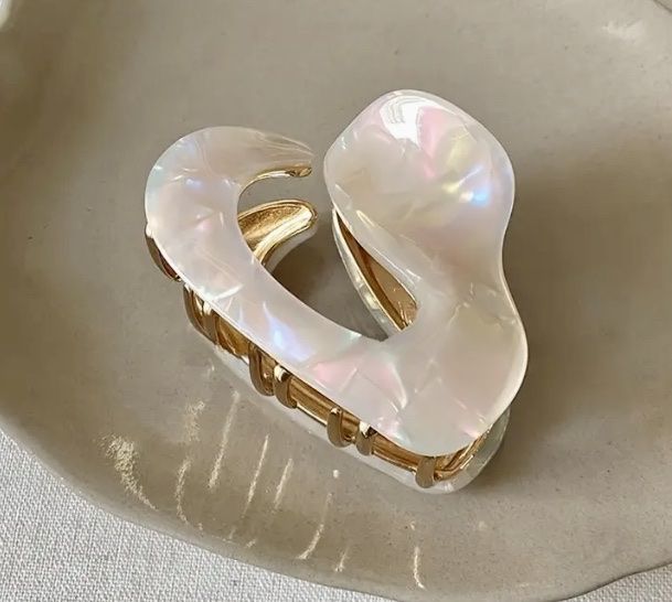 Haarschmuck: Elegantes, einfarbiges Haar-Accessoire mit Hai-Clip, klein – Neu und originalverpackt aus Bellinzona von ModaLugano 1