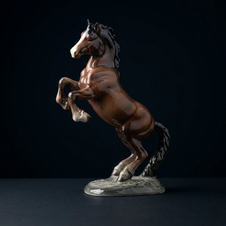 BESWICK England “Rearing Shire”. Modèle 1014 (Gebraucht) in Sion für ...