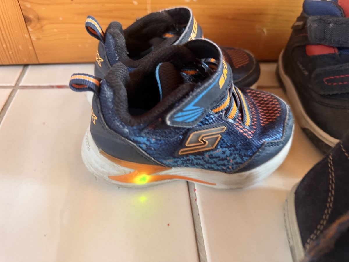 Scarpe per ragazzi: 8x Paars Schuhen 21/22 – Usato da Amlikon-Bissegg venduto da Rose_Rose 3