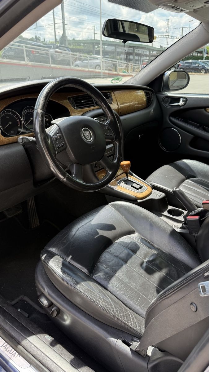 Jaguar Automobili: Jaguar X-Type – Usato da Gossau SG venduto da Adrian375 7