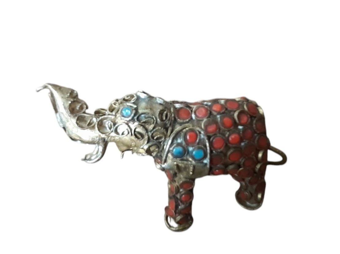 Alle Dekorationen: Antiker Elefant Tibet Granate Türkis – Gebraucht aus Mörschwil von antiksalon21 2