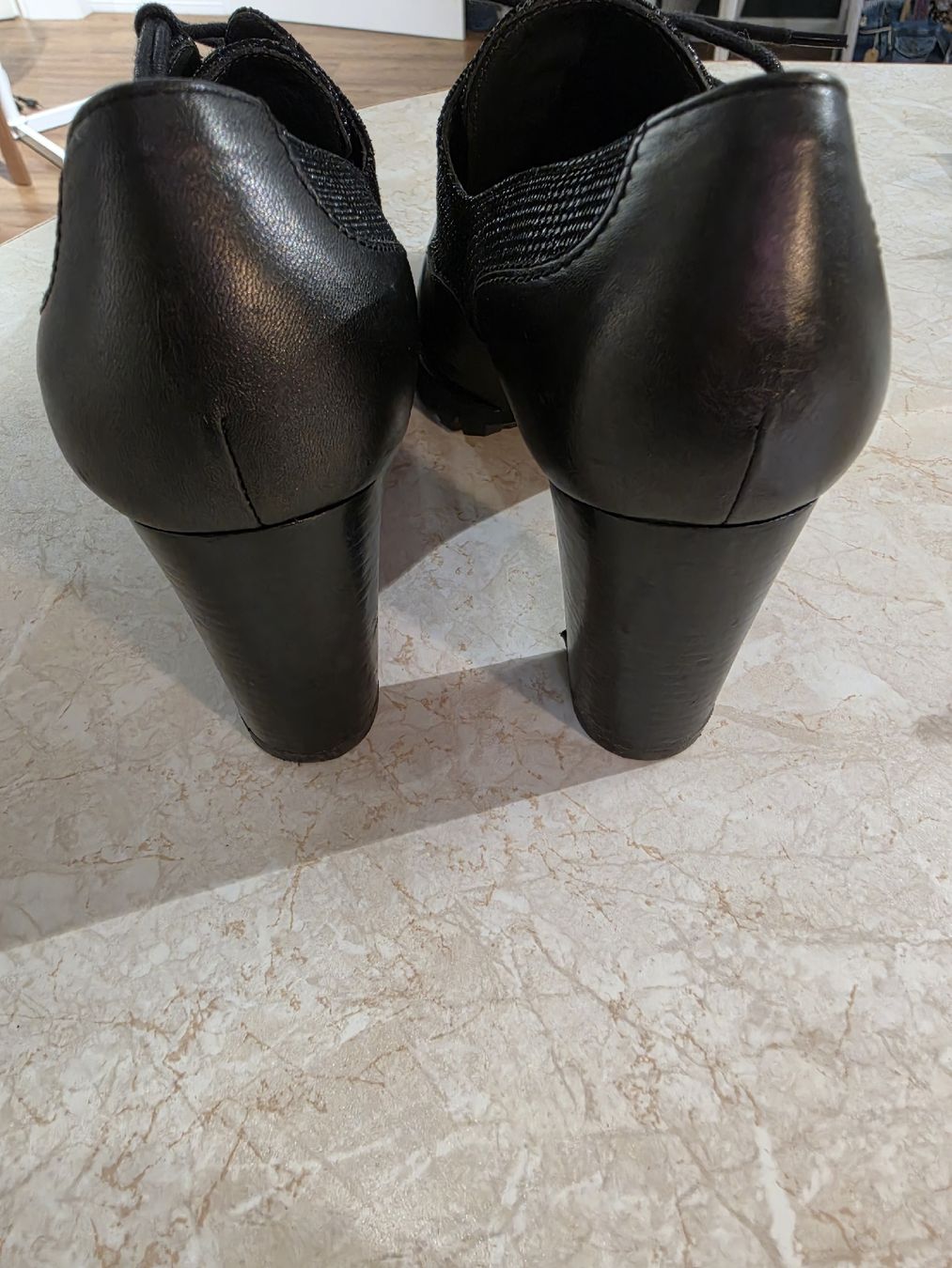 Stuart Weitzman Damenschuhe: Stuart Weitzman Schnürschuhe mit Absatz schwarz kariert – Gebraucht aus Adligenswil von FriedasWelt 1