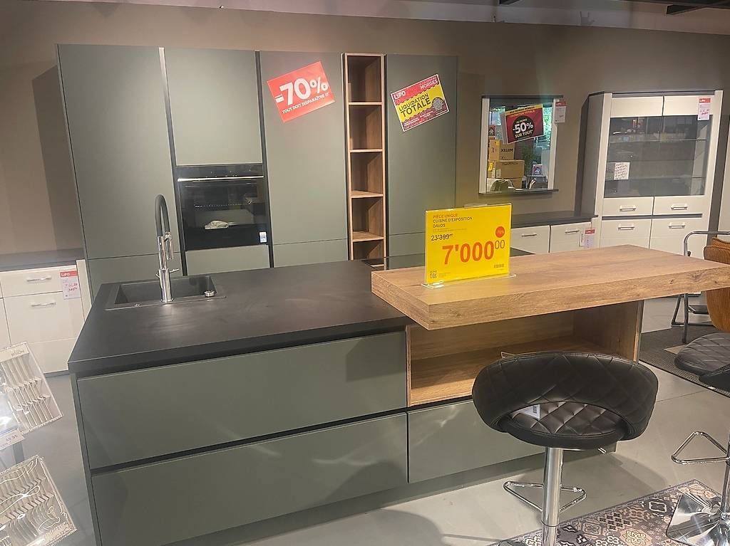 Cucine complete: Cuisine intégrée avec appareils électroménagers 280x243 – Usato da Morges venduto da mor_9x9y