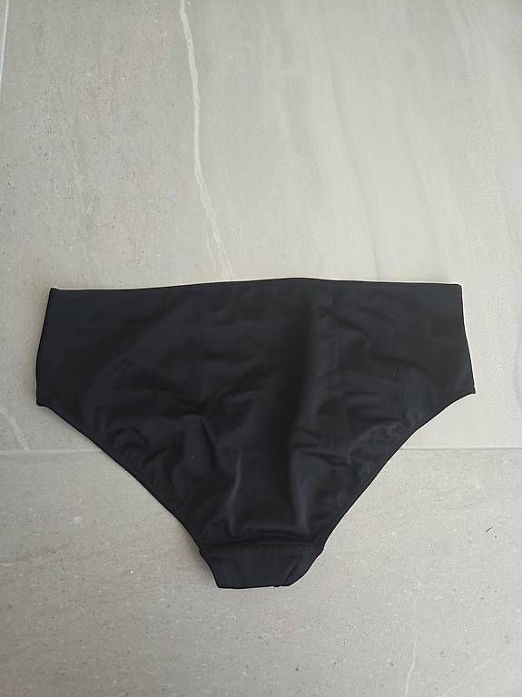 Costumi da bagno & Bikini: Bikini Unterteil schwarz Gr. 42 – Nuovo (secondo la descrizione) da Wängi venduto da Bibo4. 1