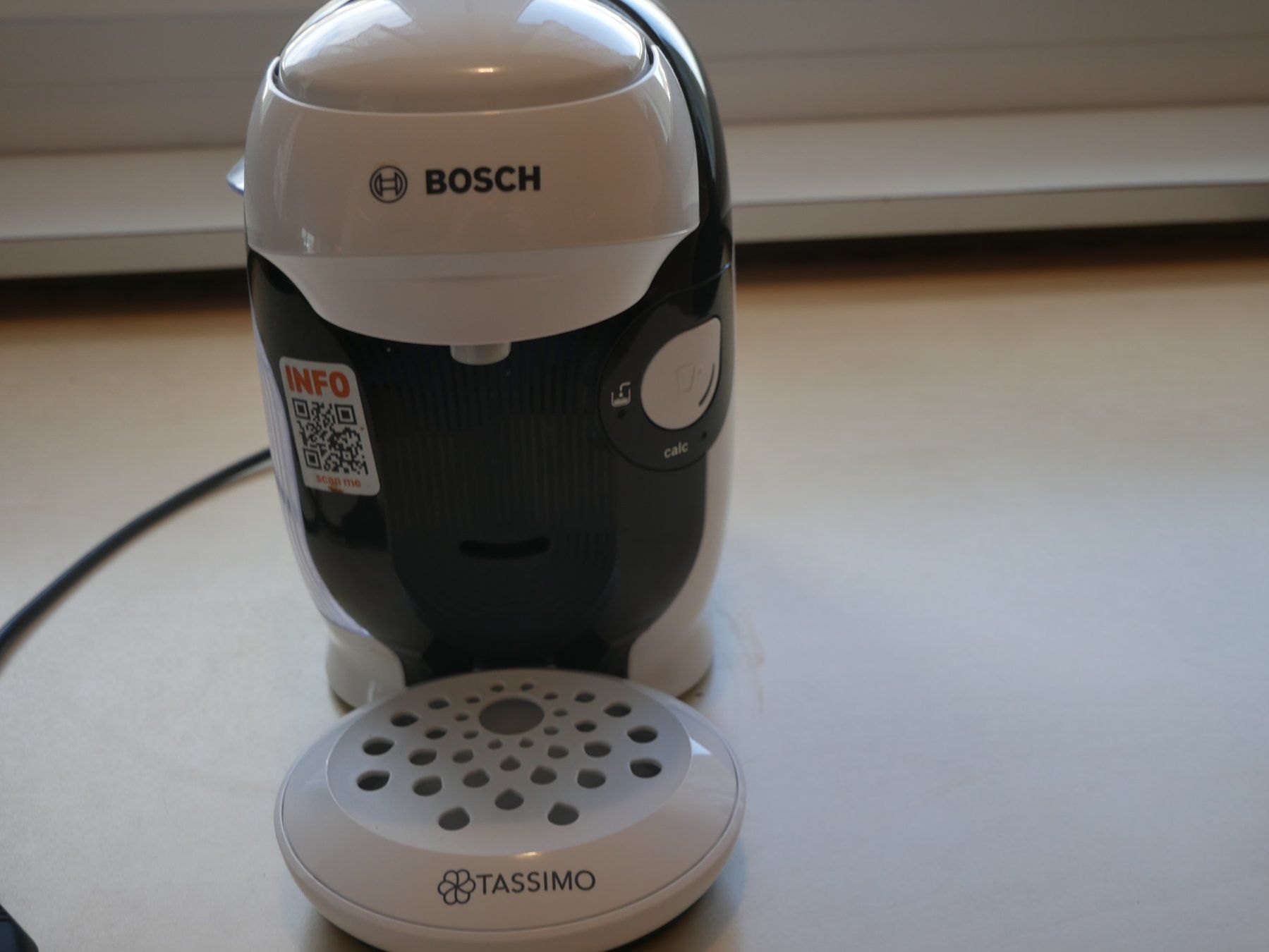 Bosch Macchine per caffè & Macchine per espresso: Neue Bosch Tassimo Kaffeemaschine, Weiss – Nuovo e nell'imballaggio originale da Stein AG venduto da Morgenrot56 7