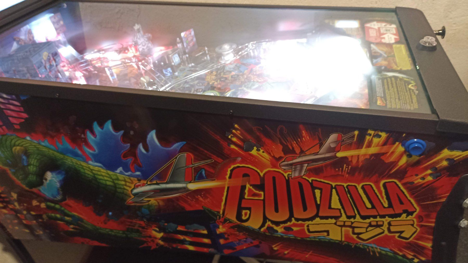 Stern Pinball Flipper: Godzilla Pro - Flipper - Pinball - Flipperkasten – Nuovo (secondo la descrizione) da Wettingen venduto da extraball 3