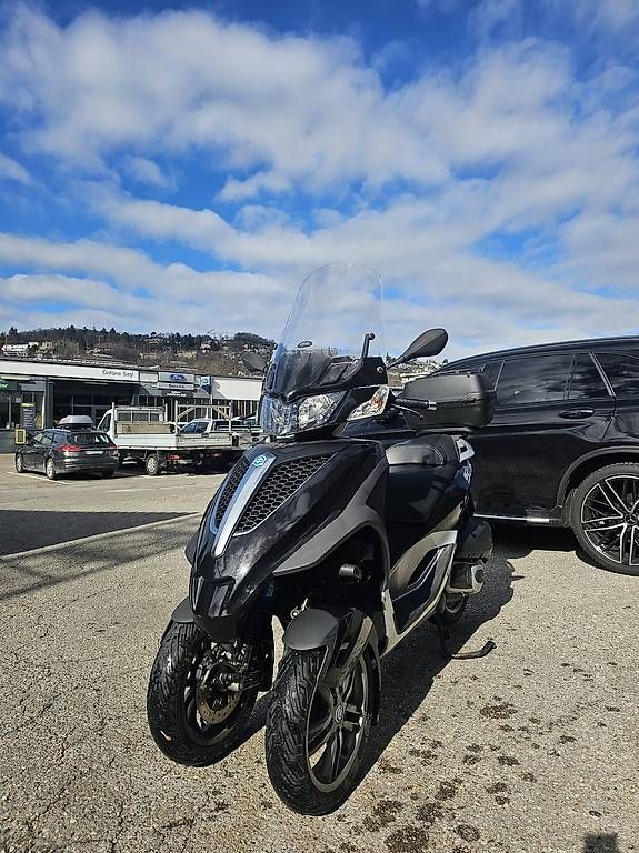 Scooters: Scooter Piaggio 300cc collaudo 25 marzo 2026 – Gebraucht aus Viganello von HaniHela 3
