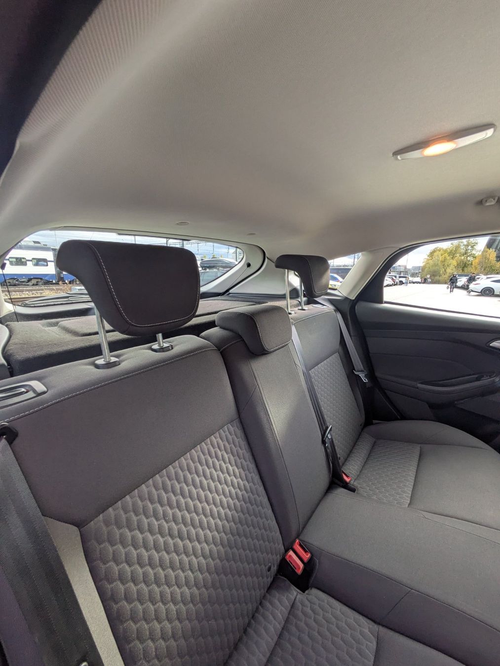 Ford Automobili: Ford Focus 1.0 SCTi Winner mit Mfk – Usato da Dorf venduto da Jrhhh 4