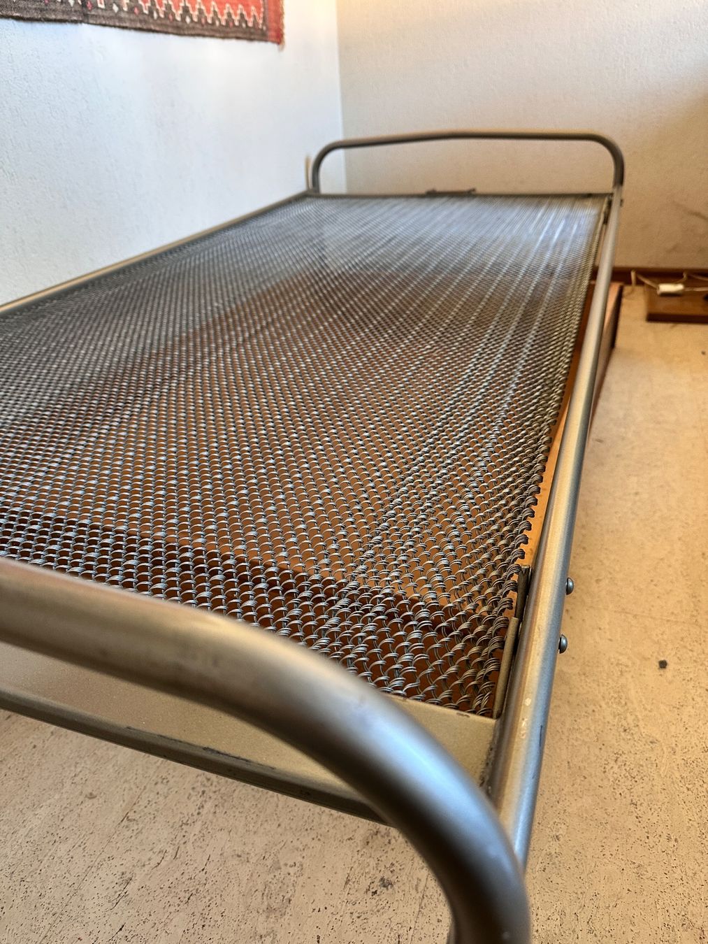 Betten: Klappbett mit Drahtgeflecht gebraucht – Gebraucht aus Emmenbrücke von El-Mi 2
