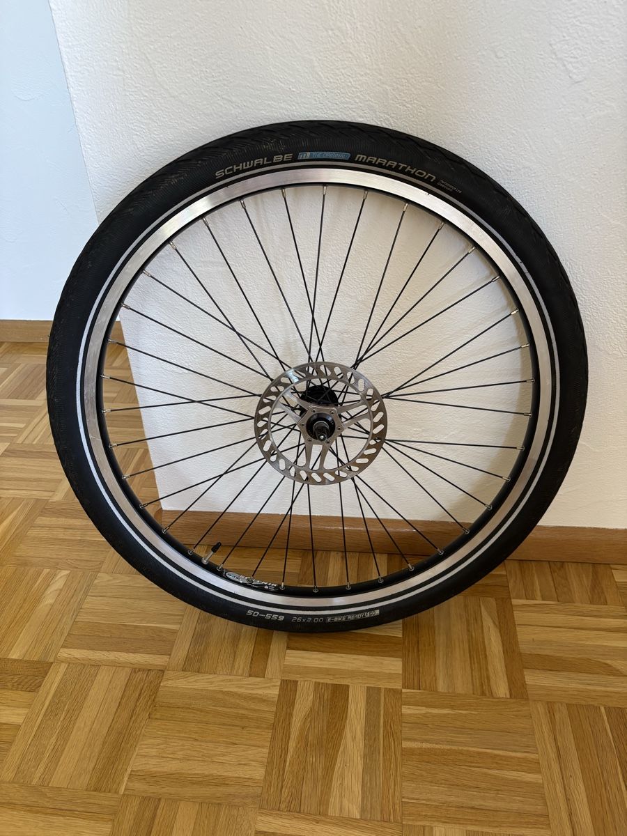 Schwalbe Pneumatici & Ruote complete: Vorderrad 26" mit Schwalbe Marathon! – Usato da Pratteln venduto da thai01