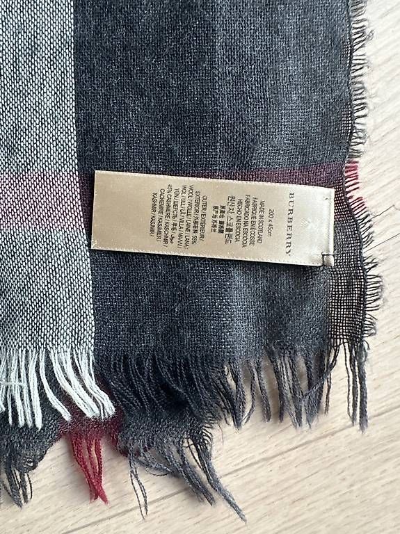 Burberry Foulard & Sciarpe: Burberry Schal – Usato da Zürich venduto da san_l5wd 2