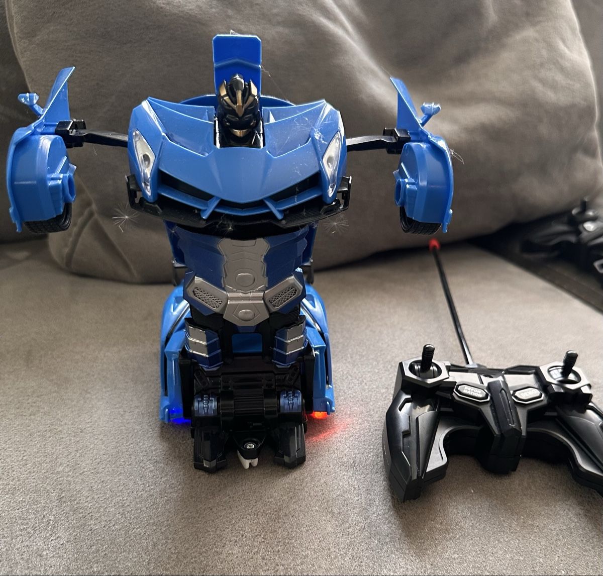 Modellismo RC: Cooles Transformer Auto, ferngesteuert, blau, – Usato da Volketswil venduto da Fotohobby99 2