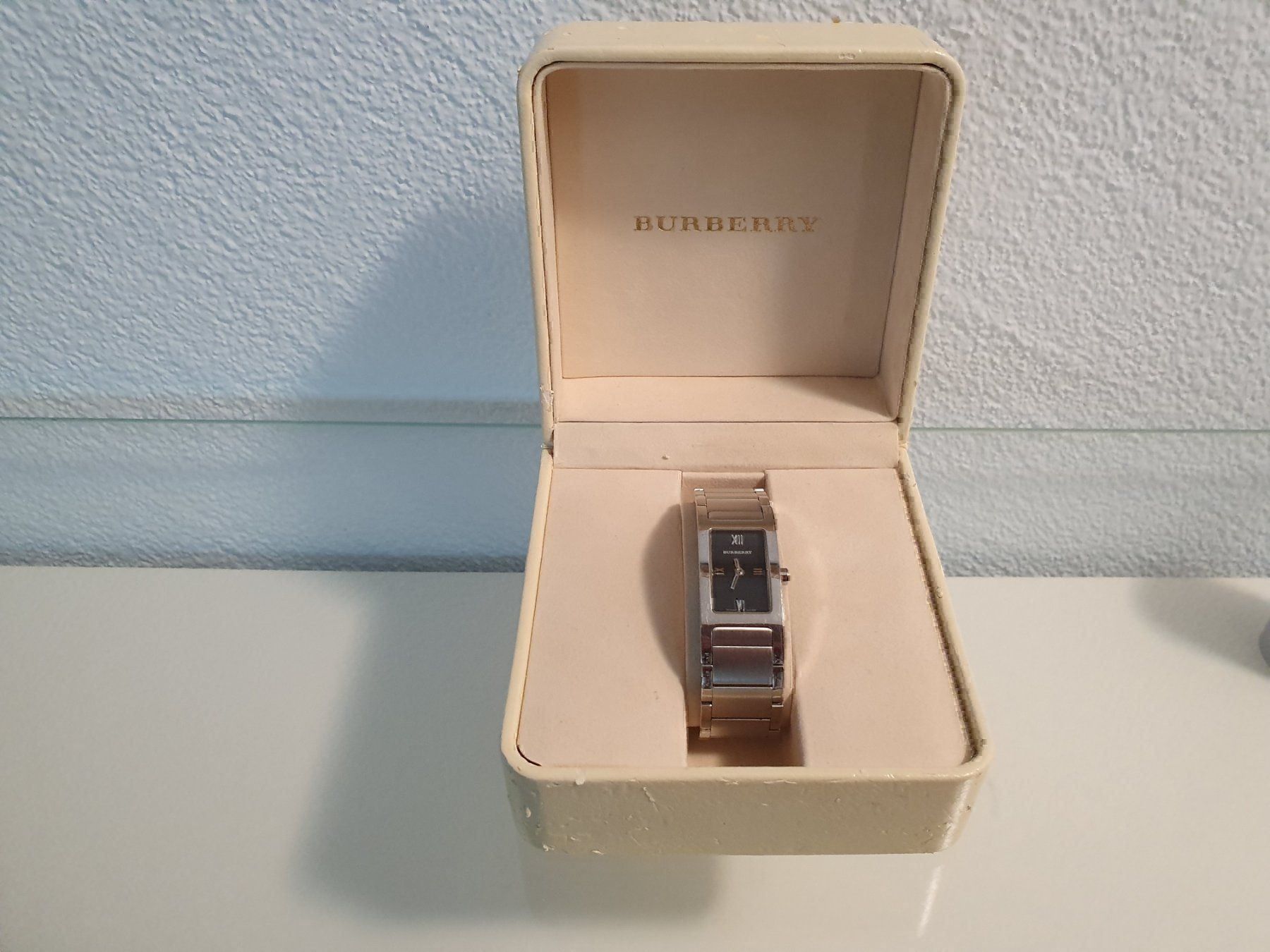 Burberry Orologi: Damen Uhr Burberry – Usato da Chur venduto da Mikymiki