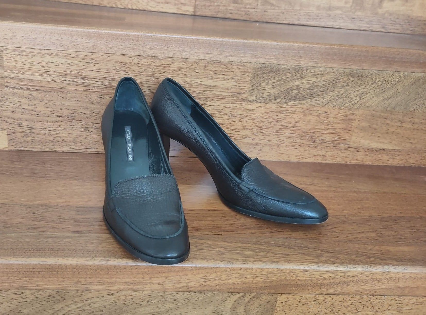 Scarpe da donna: Escarpins Studio Pollini en cuir noir – Usato da Lausanne venduto da HelenaK 1
