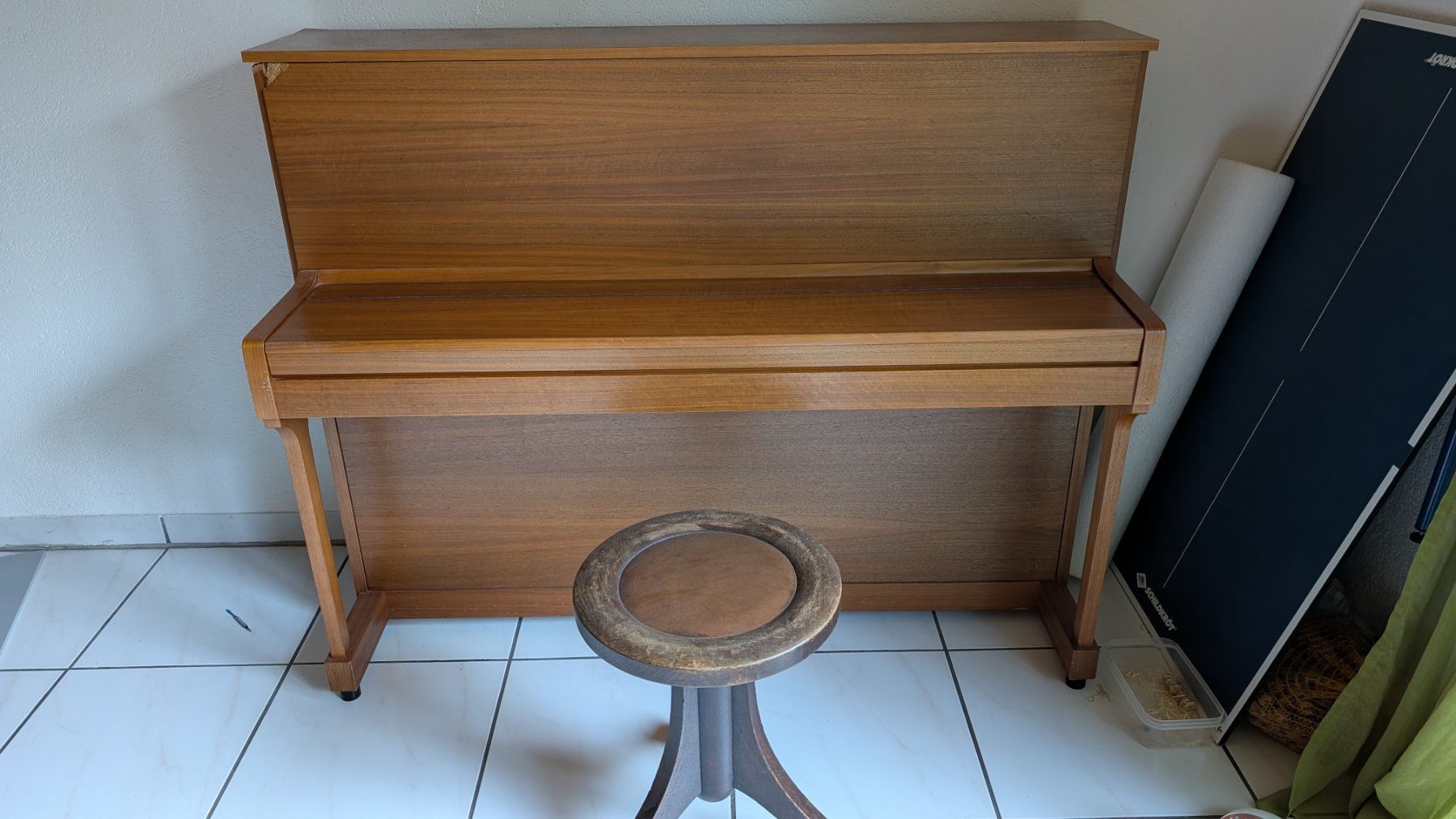 Strumenti musicali: Klavier von Hellas, funktioniert einwandfrei – Usato da Jonen venduto da Topcut 1