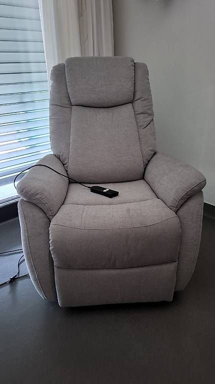 Poltrone: Poltrona reclinabile elettrica – Usato da Cassina d'Agno venduto da enr_l9cg 1