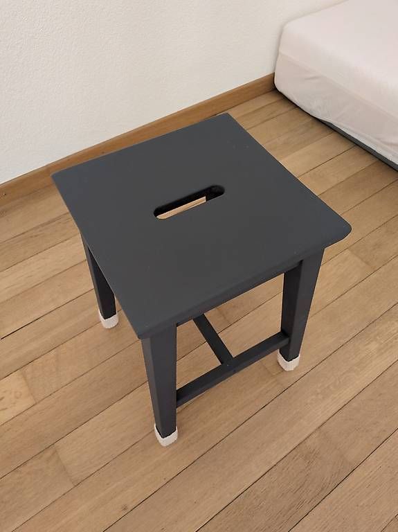 Tabourets: Hocker Tabourettli Taburet Holz anthrazit – D'occasion à Bern par samtgrau 3