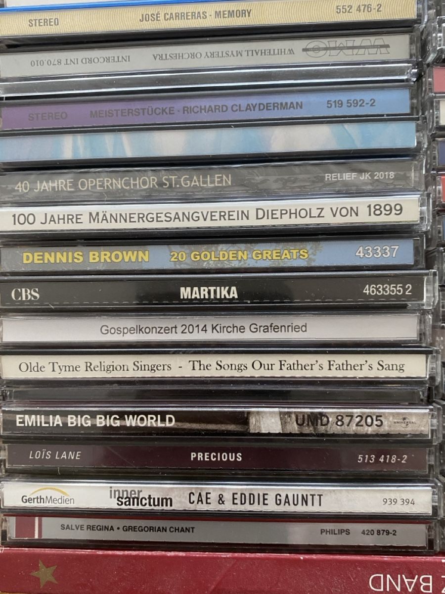 CD: CDs - Kassetten Sammlung diverse Interpreten ca 74+9 – Usato da Flawil venduto da sonnengeist 2