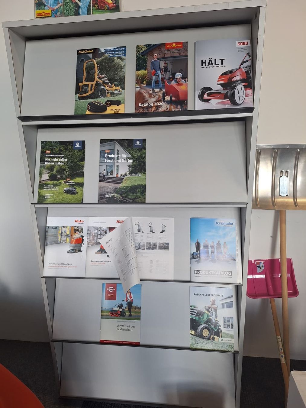 Armadi: Ausstellschrank – Usato da Zollikofen venduto da HauswartBedarf