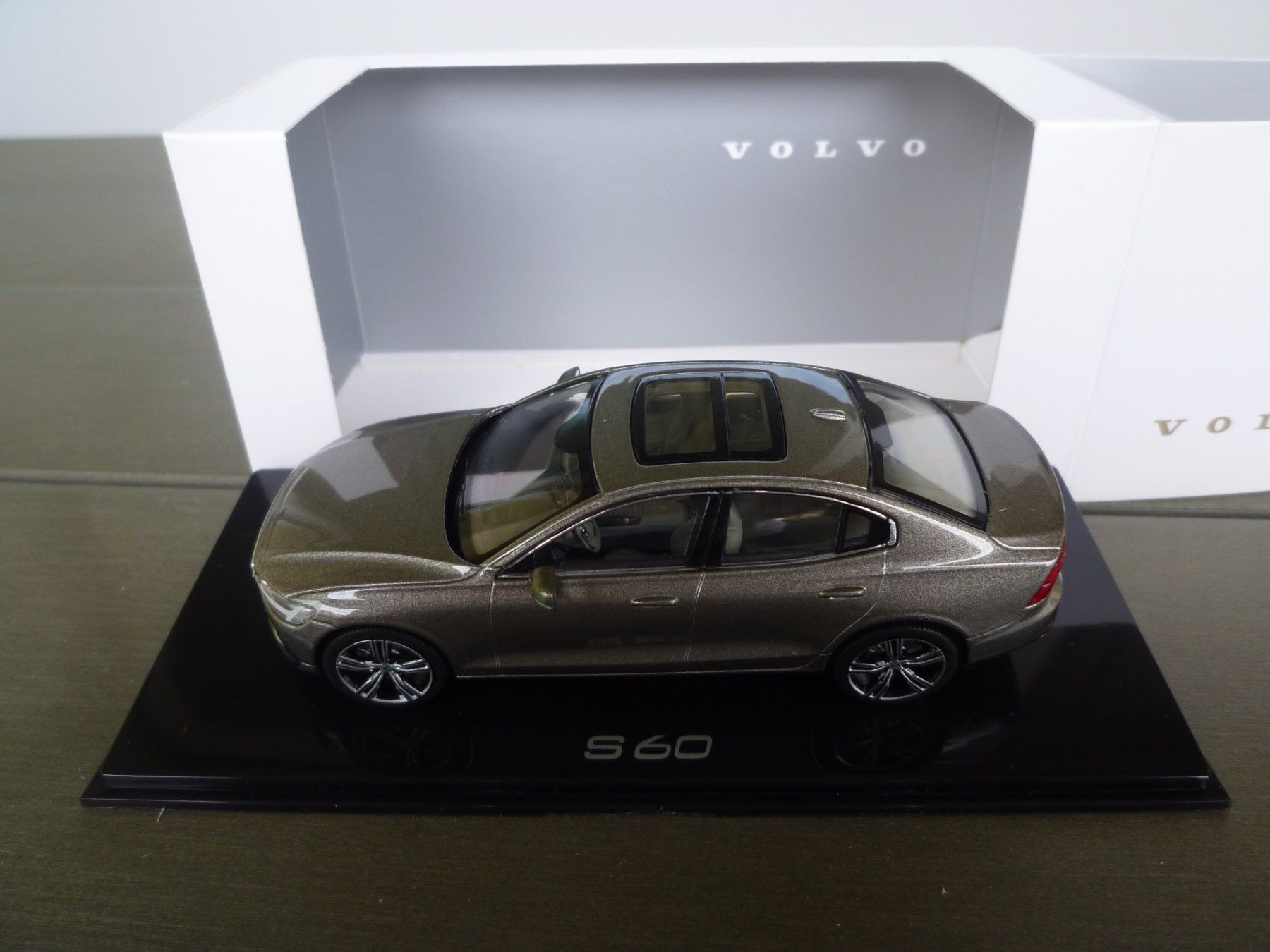 Volvo Modellautos: Volvo S60 – Neu und originalverpackt aus Flawil von Imperiosud 1