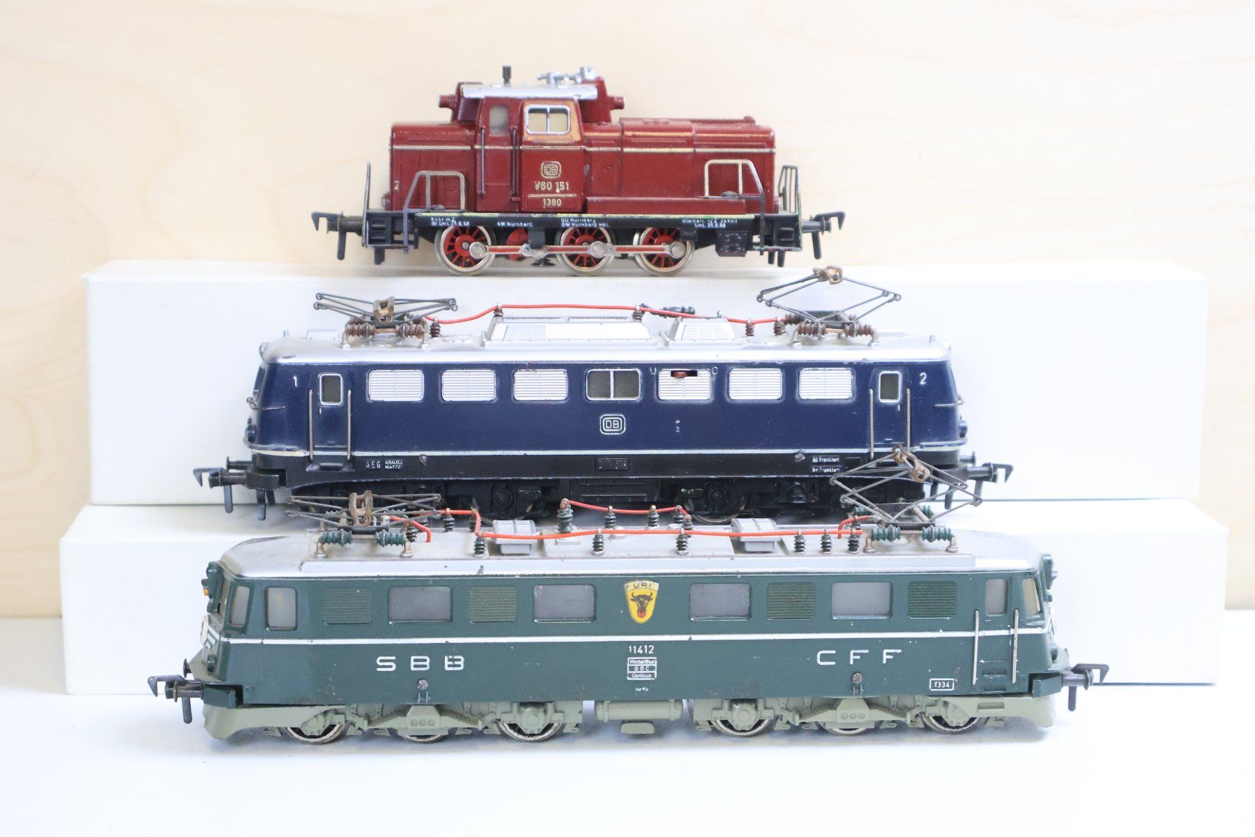Fleischmann Modelleisenbahnen: Fleischmann 3 x Loks SBB Ae 6/6 & weitere - H0 DC – Gebraucht aus Winterthur von Monstera 1