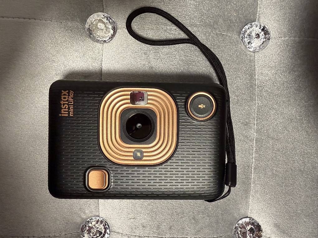 Fotocamera: Instax mini LiPlay Sofortbildkamera – Usato da Dietikon venduto da R_Bes