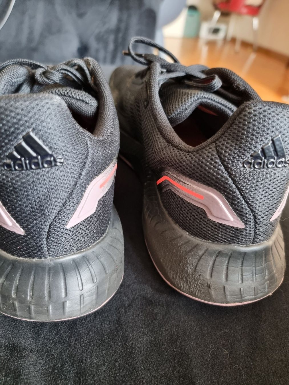 Adidas Chaussures hommes: Adidas Schuhe gr 39 – D'occasion à Interlaken par NataliiaS 7