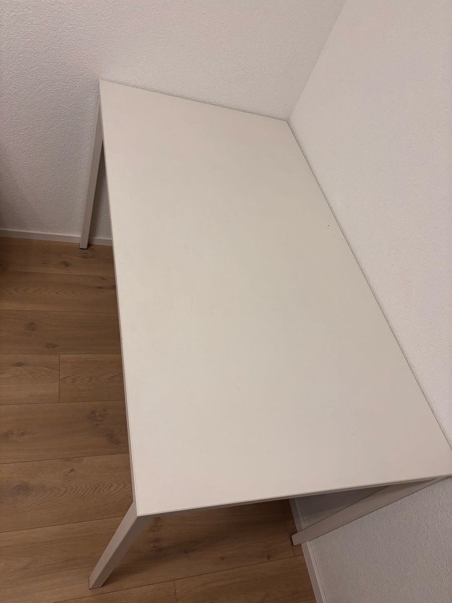 Schreibtische: Tisch – Gebraucht aus Eiken von cha_jx9k